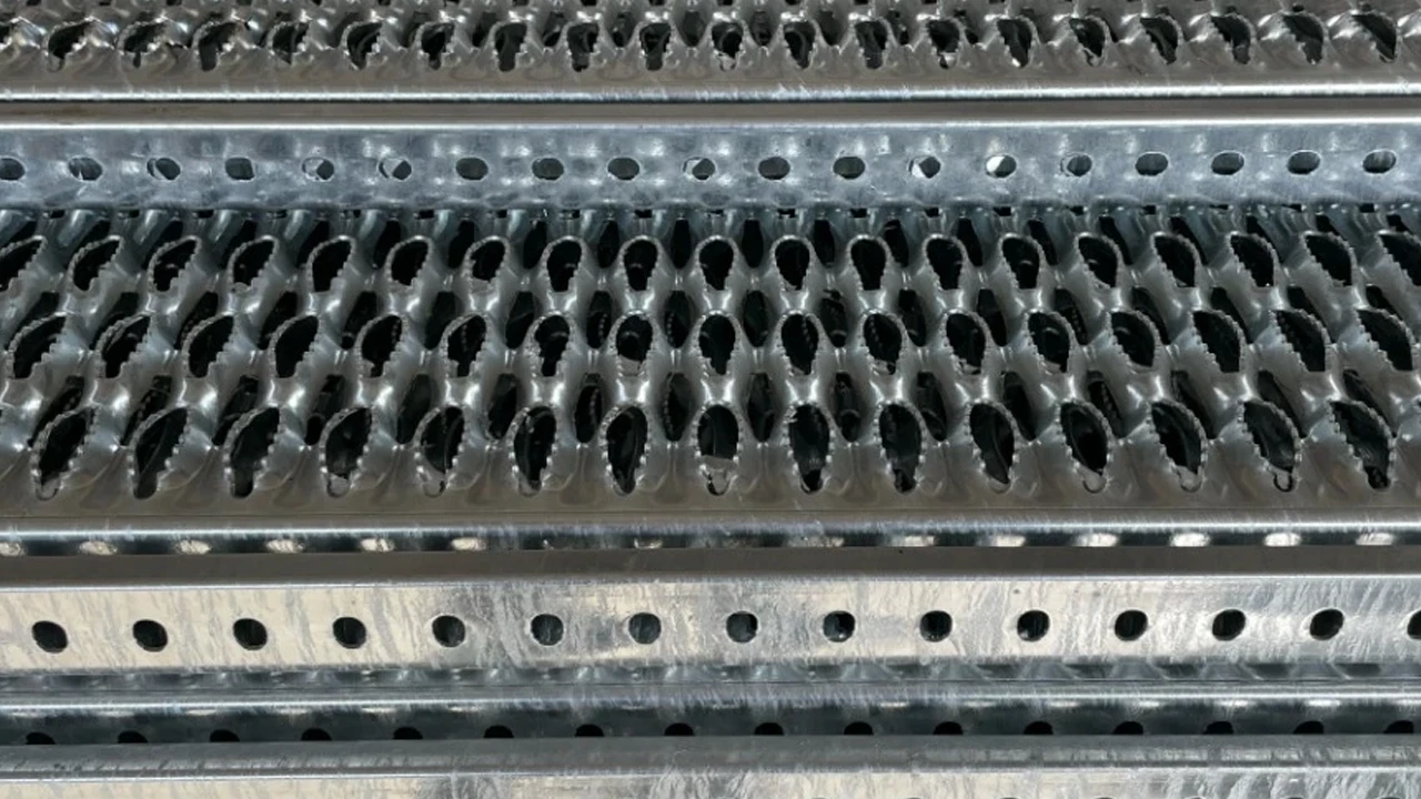 racsgyartas-felhasznalasi-domboritott-lemezracs